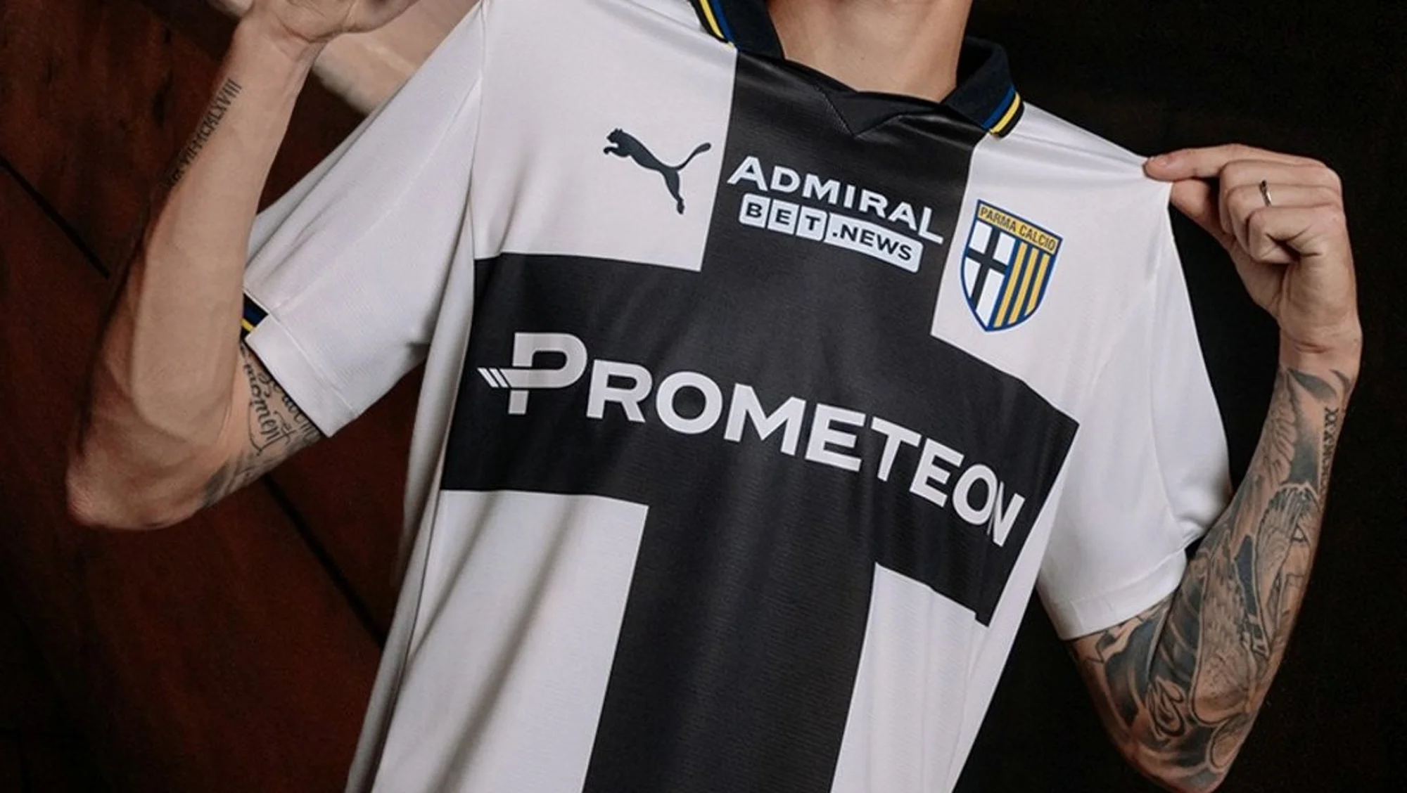 Parma Calcio 1913 presenta sus camisetas 2025-2026 de PUMA con aire retro y homenaje a la afición