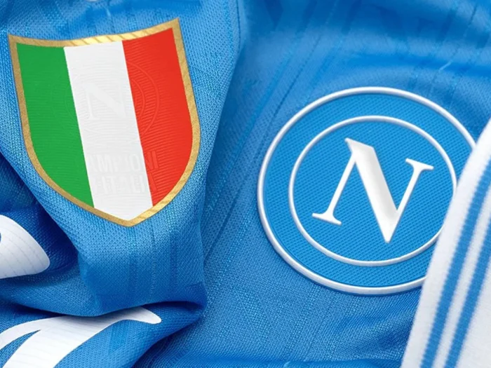 Las camisetas del Napoli para la Champions League 2025-2026, con el Scudetto en el pecho