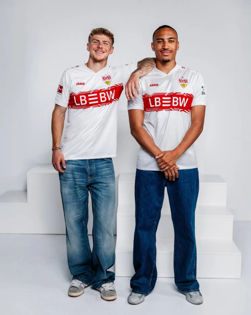 Las camisetas del VfB Stuttgart 2025-2026 llevan un estampado especial inspirado en la ciudad