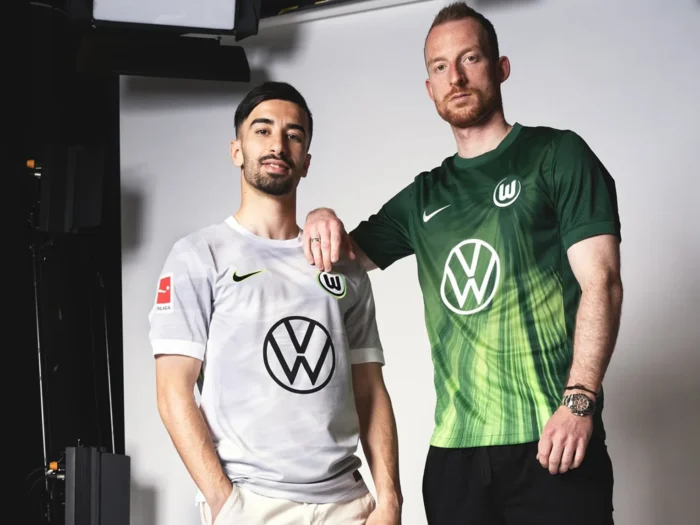 Estas son las camisetas del VfL Wolfsburg 2025-2026: verde oscuro, plata y homenaje a los 80 años