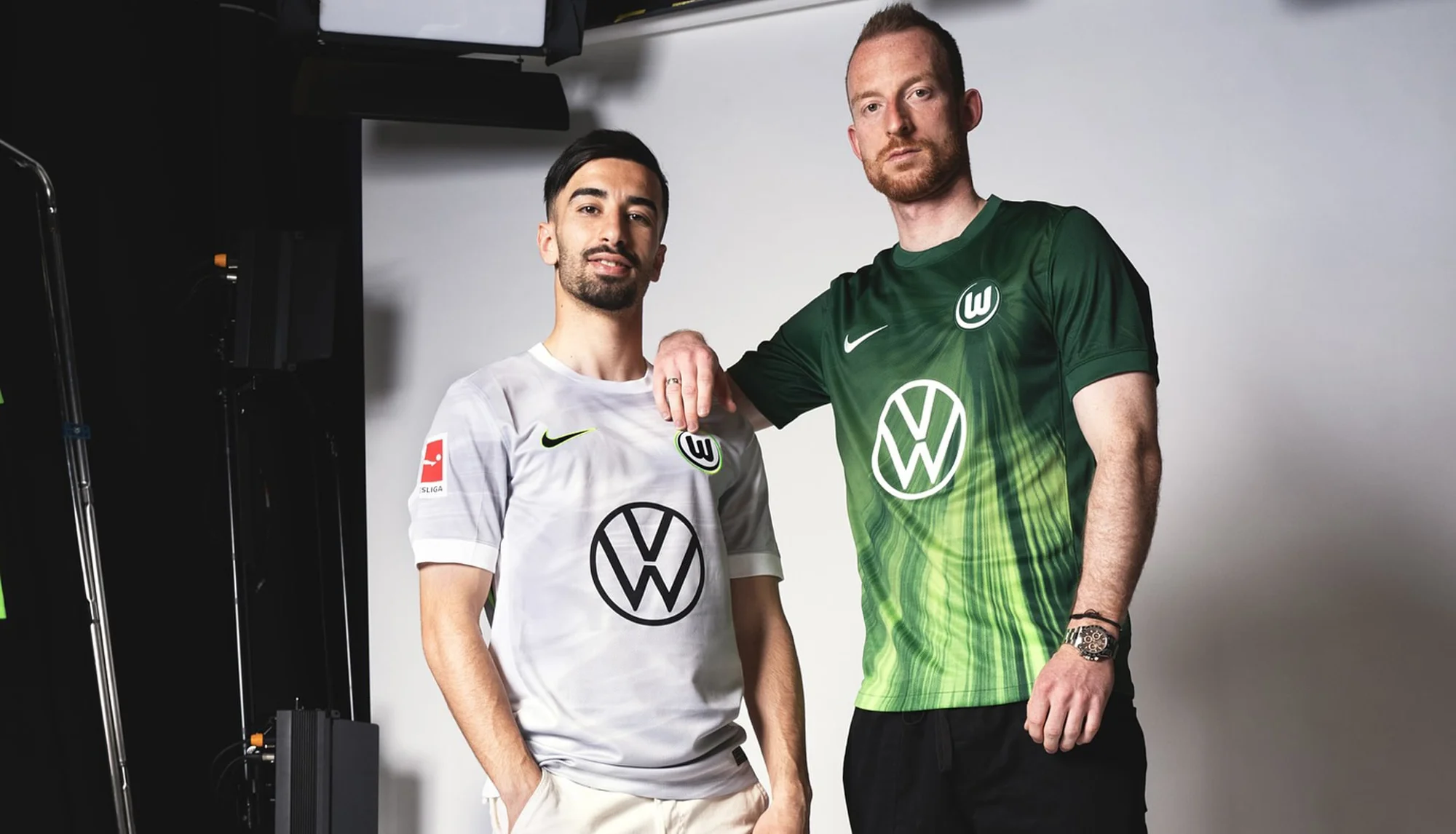 Estas son las camisetas del VfL Wolfsburg 2025-2026: verde oscuro, plata y homenaje a los 80 años