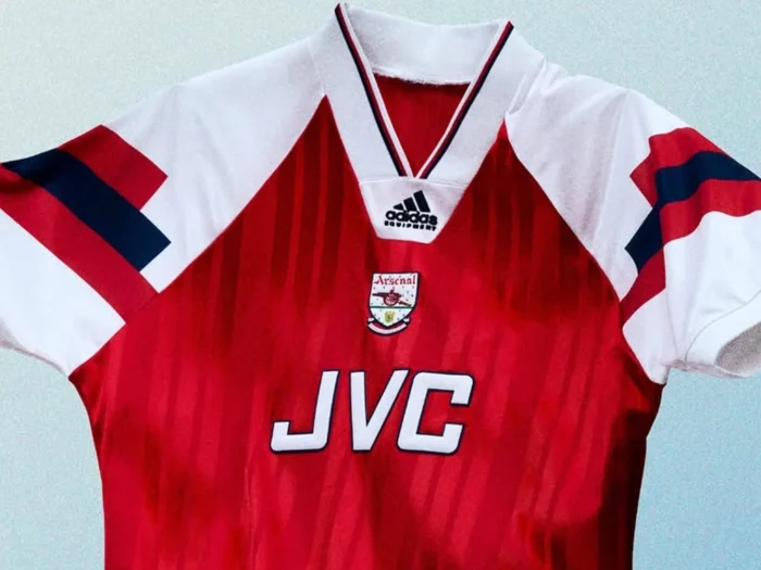 adidas relanza la camiseta retro del Arsenal de 1992-1994, un clásico de la era Highbury