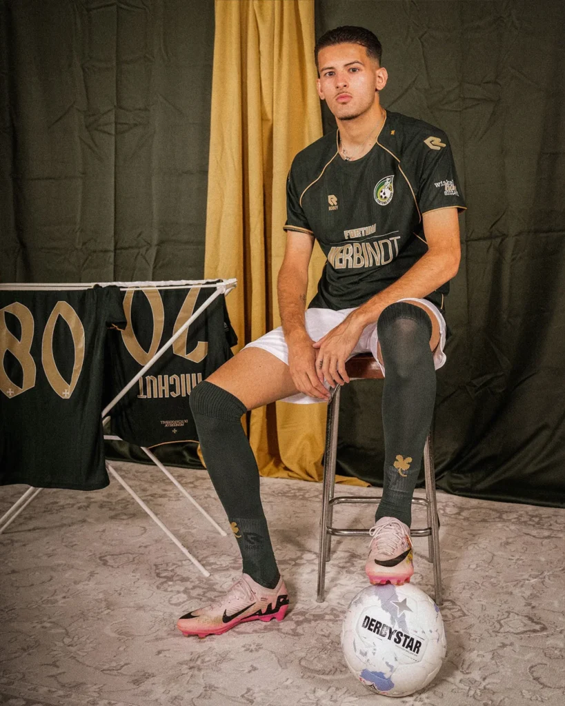 Fortuna Sittard presenta sus camisetas Robey 2025-2026 con estampados gráficos y un guiño a su historia
