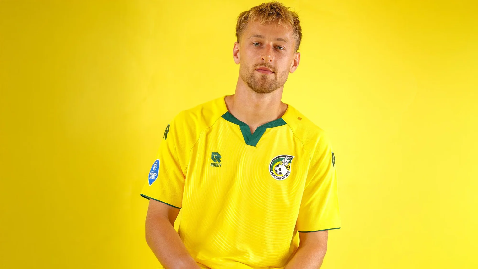 Fortuna Sittard presenta sus camisetas Robey 2025-2026 con estampados gráficos y un guiño a su historia