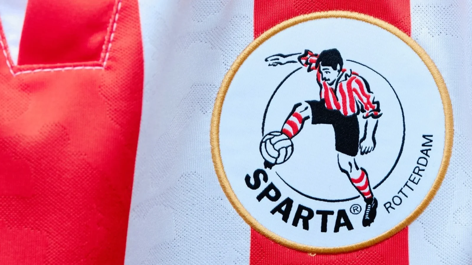 El Sparta Rotterdam rinde homenaje a Willem van Hasselt y al barrio de Spangen con sus camisetas 2025-2026