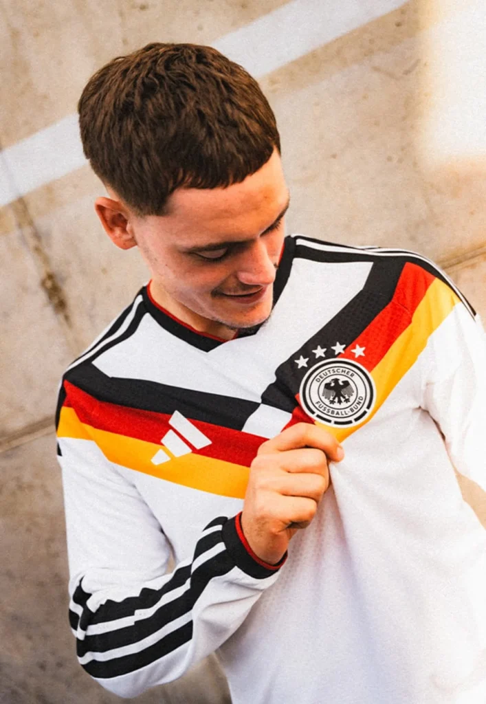 Alemania presenta su camiseta local para el Mundial 2026, inspirada en la de 1990