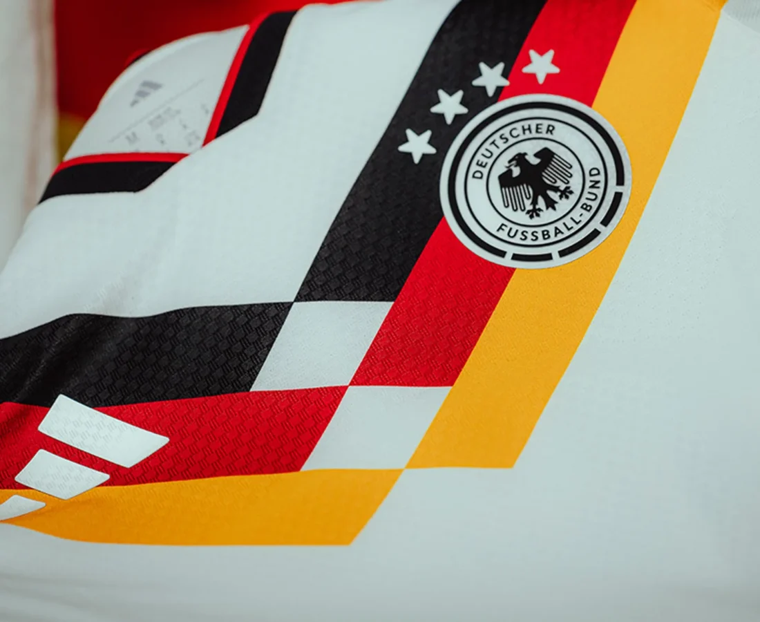 Alemania presenta su camiseta local para el Mundial 2026, inspirada en la de 1990