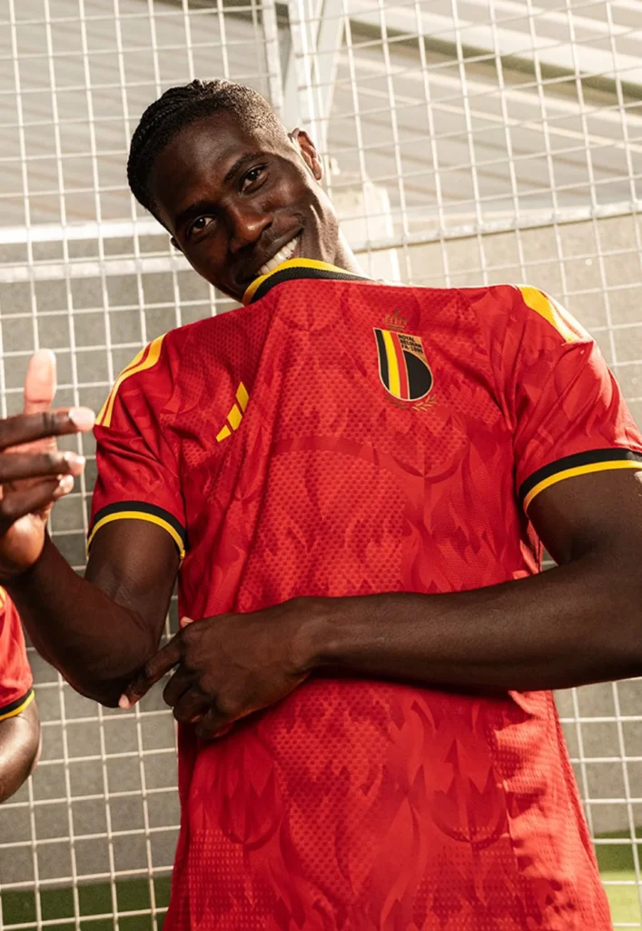Bélgica viste las llamas de los Diablos Rojos en su camiseta para el Mundial 2026
