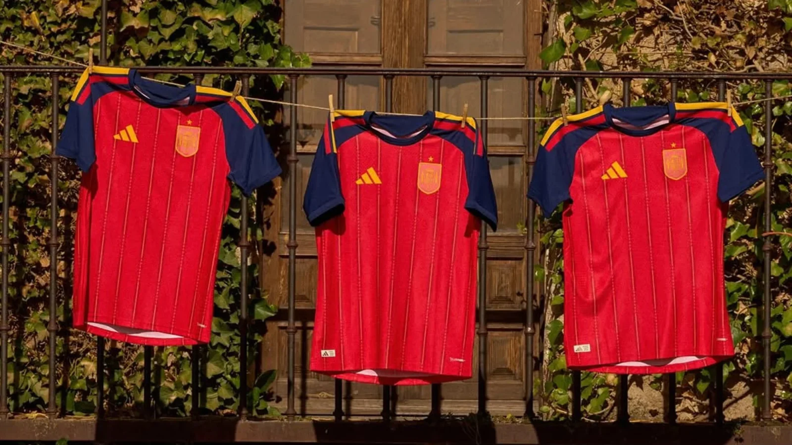 La camiseta de España para el Mundial 2026 mezcla los años 90 con el aire de los 2000