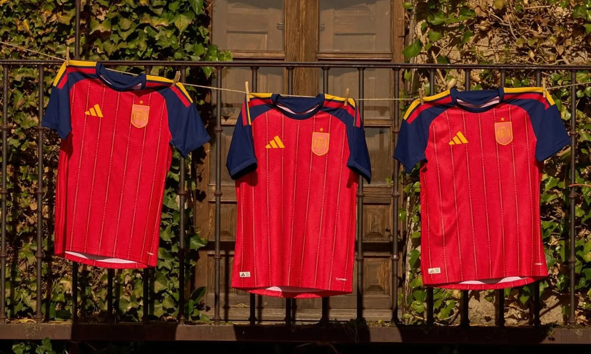 La camiseta de España para el Mundial 2026 mezcla los años 90 con el aire de los 2000