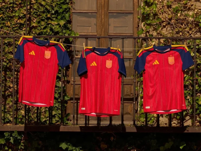 La camiseta de España para el Mundial 2026 mezcla los años 90 con el aire de los 2000