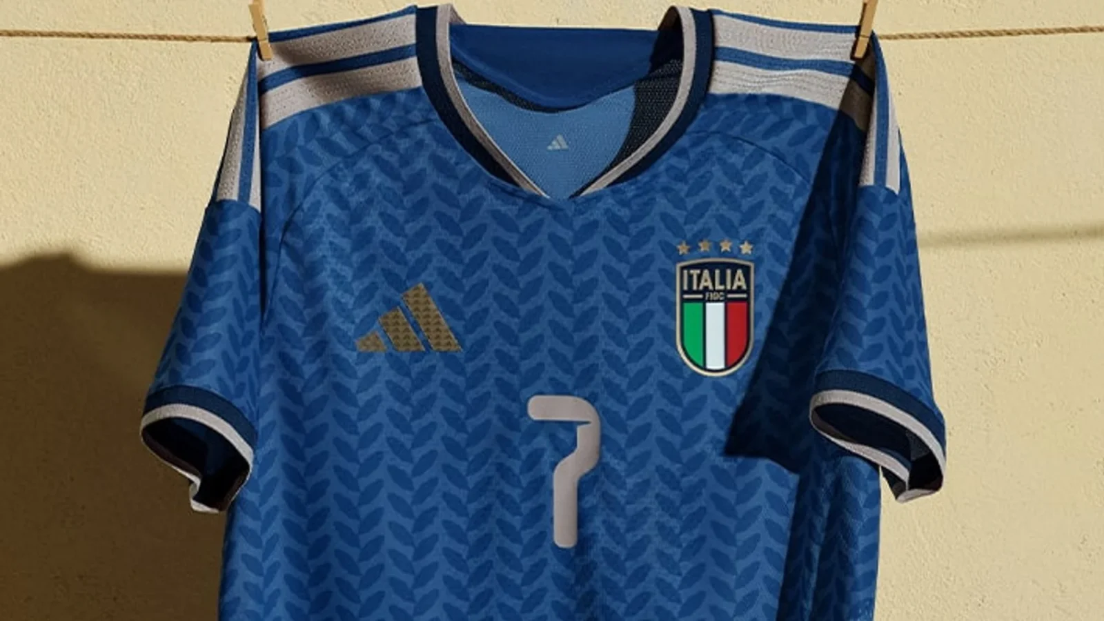 Italia presenta su camiseta local para el Mundial 2026: laureles y detalles dorados en homenaje a 2006