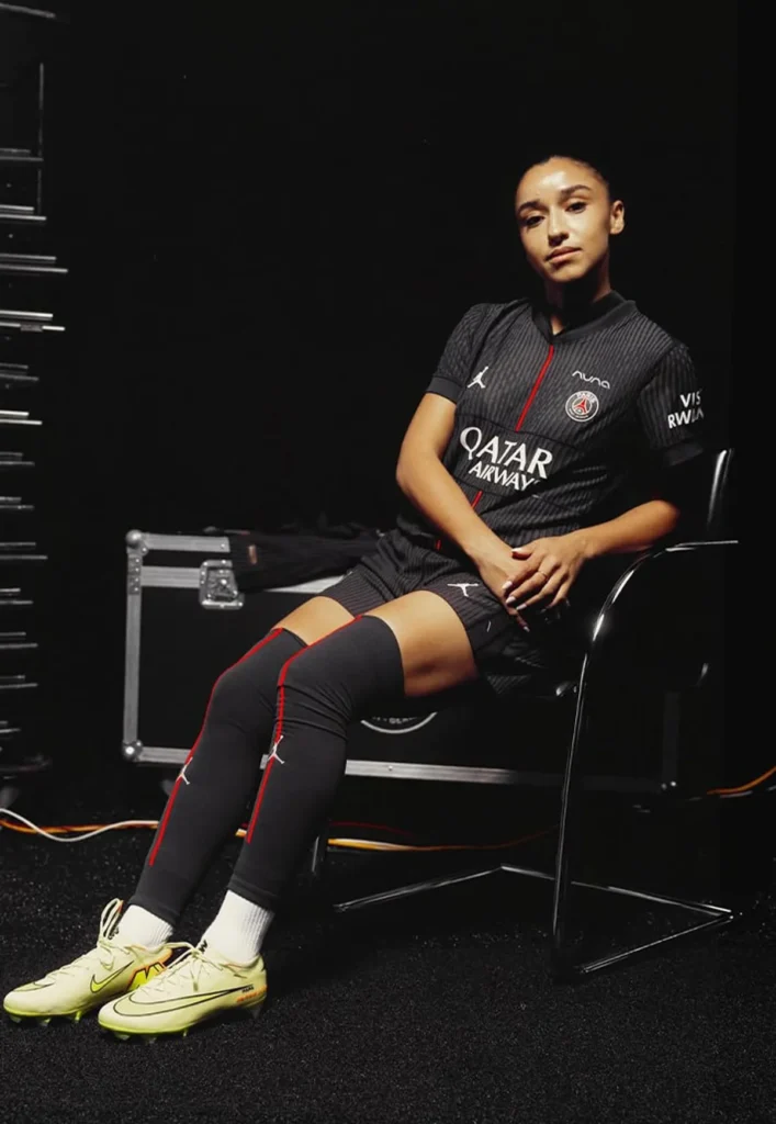 El PSG estrena su cuarta camiseta 2025-2026 con la firma de Jordan Brand