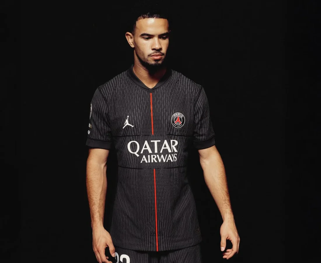 El PSG estrena su cuarta camiseta 2025-2026 con la firma de Jordan Brand