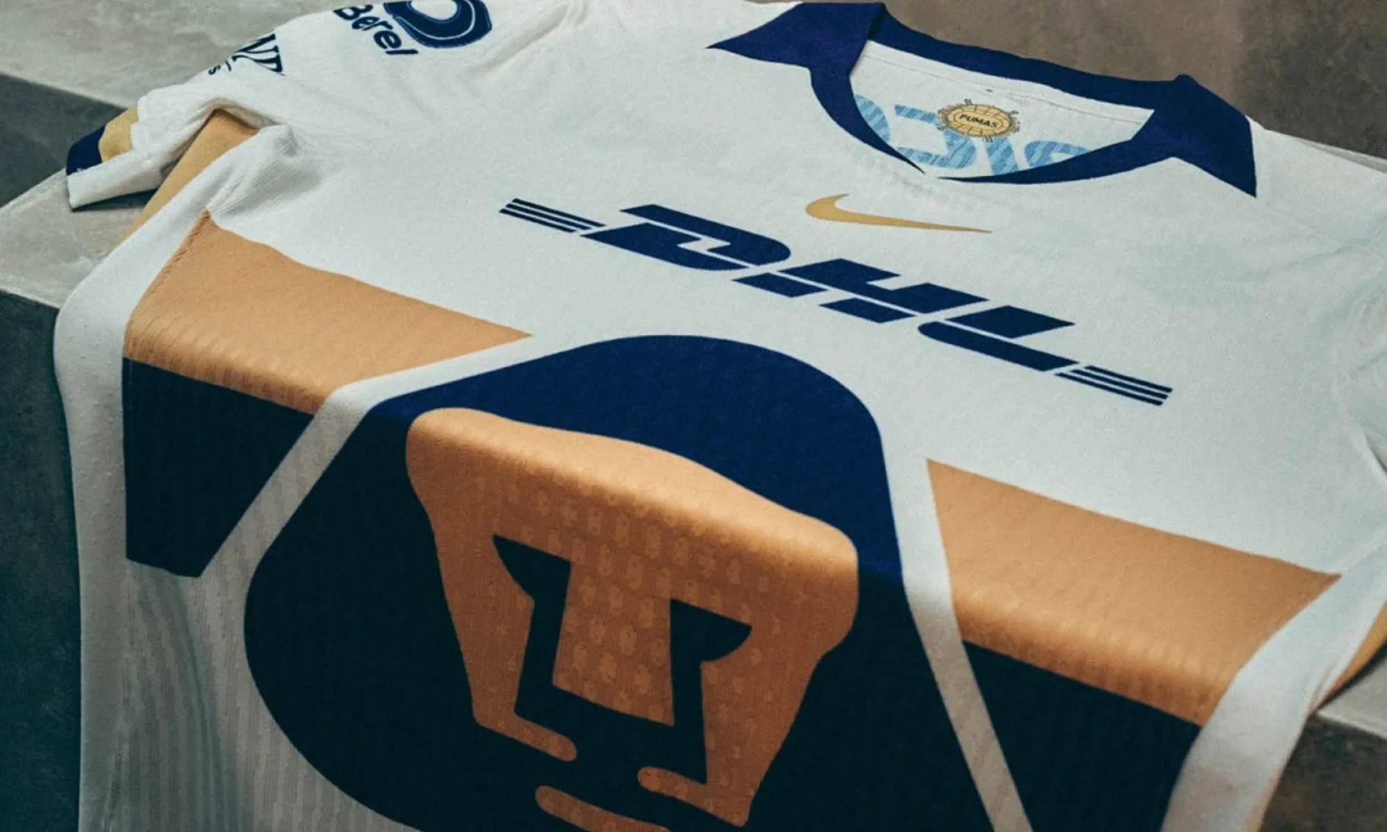 Las camisetas del Pumas UNAM 2025-2026 rinden homenaje a su estadio y a la historia universitaria