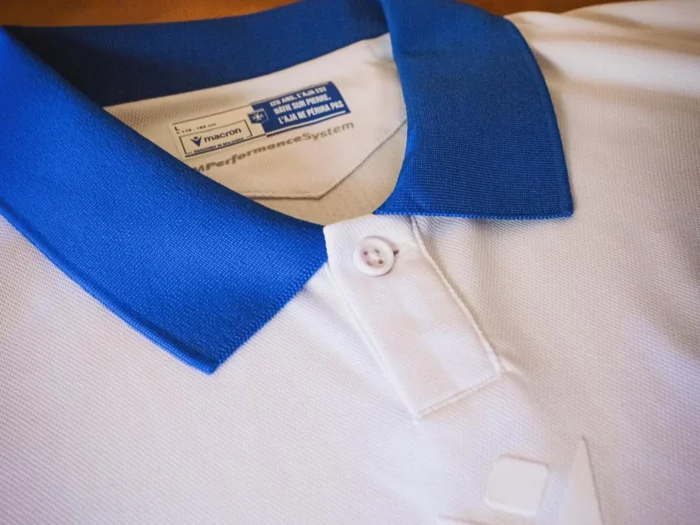 El AJ Auxerre y Macron estrenan una camiseta para celebrar los 120 años del club