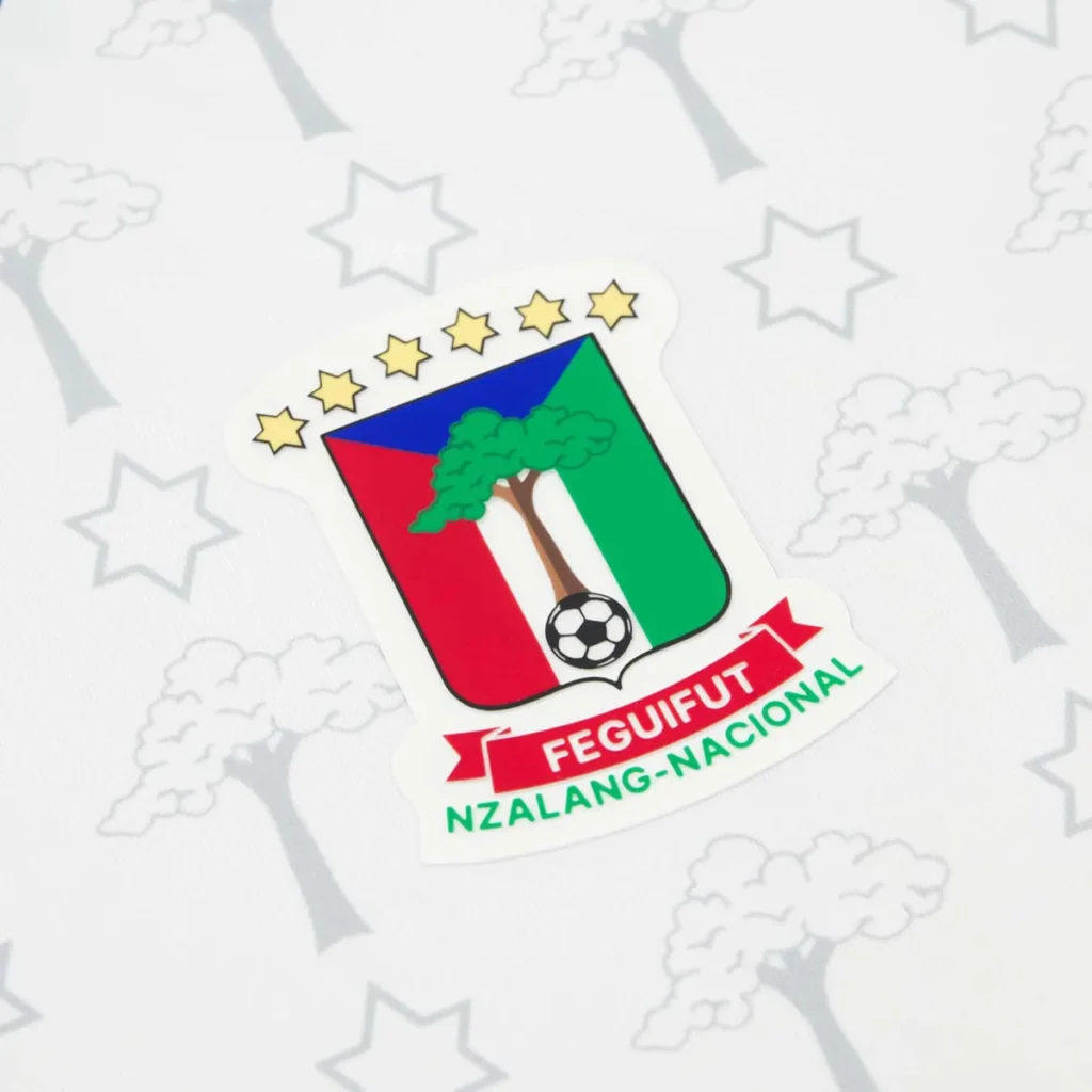 Guinea Ecuatorial presenta sus camisetas 2026-2027 con rayos y retro