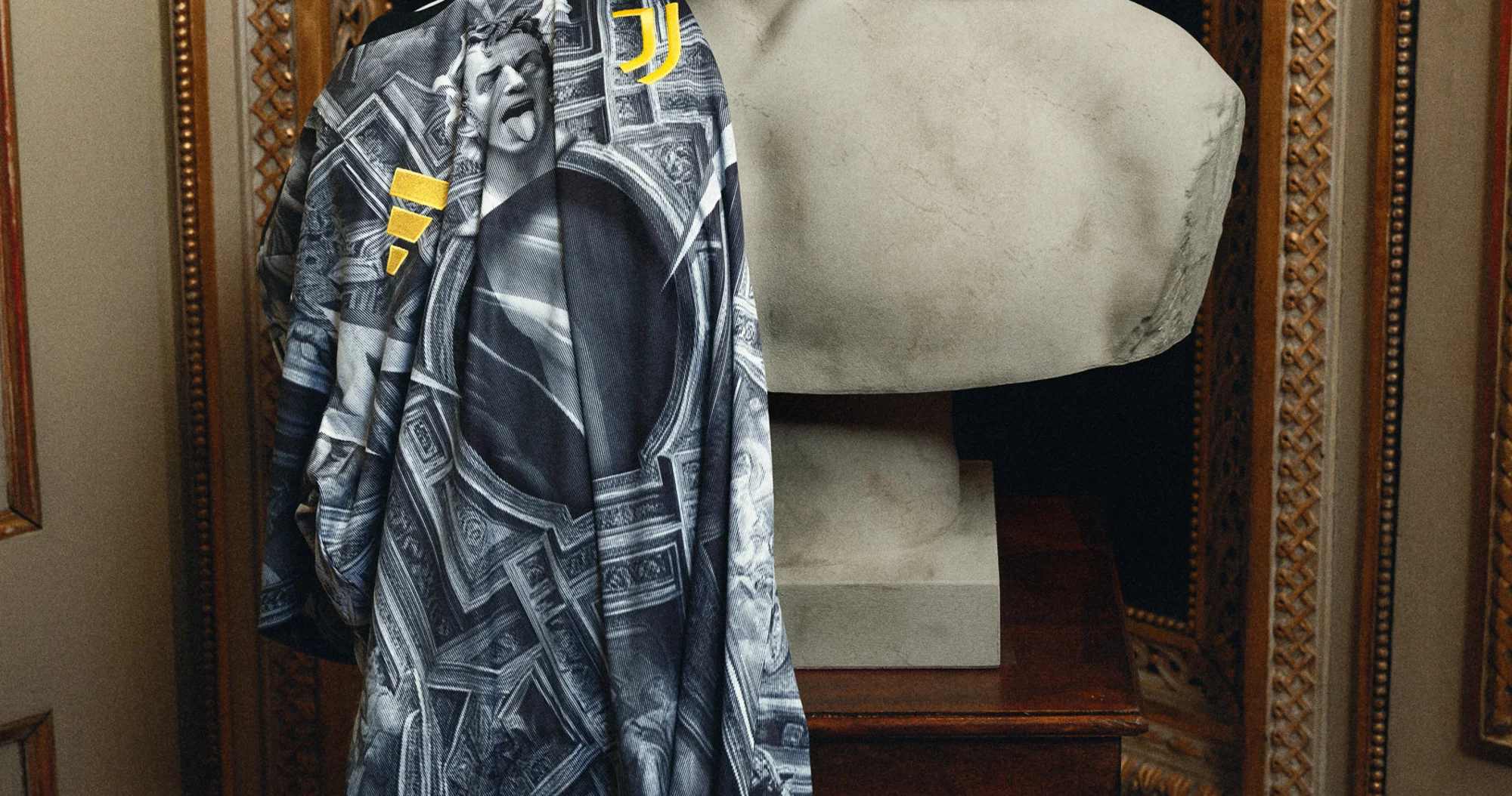 La Juventus rinde homenaje a Del Piero con una camiseta de calentamiento y una colección adidas Originals