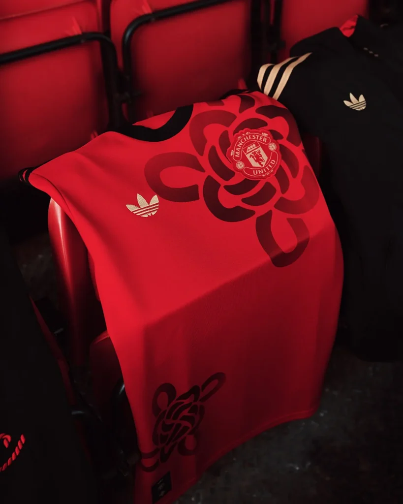 Manchester United y adidas lanzan la camiseta lifestyle Lucky Knot para el Año Nuevo chino