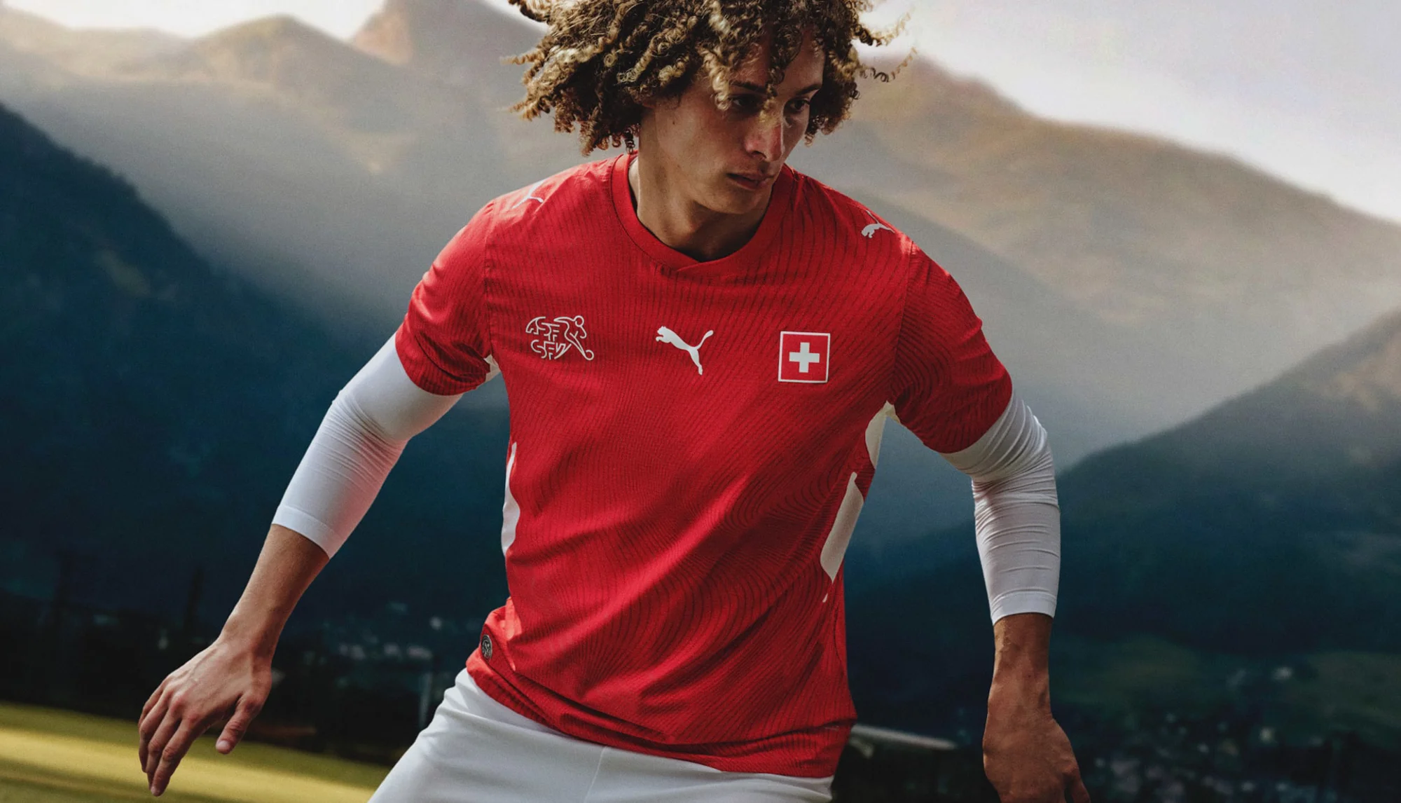 Suiza presenta su camiseta titular para el Mundial 2026, inspirada en el pasaporte suizo