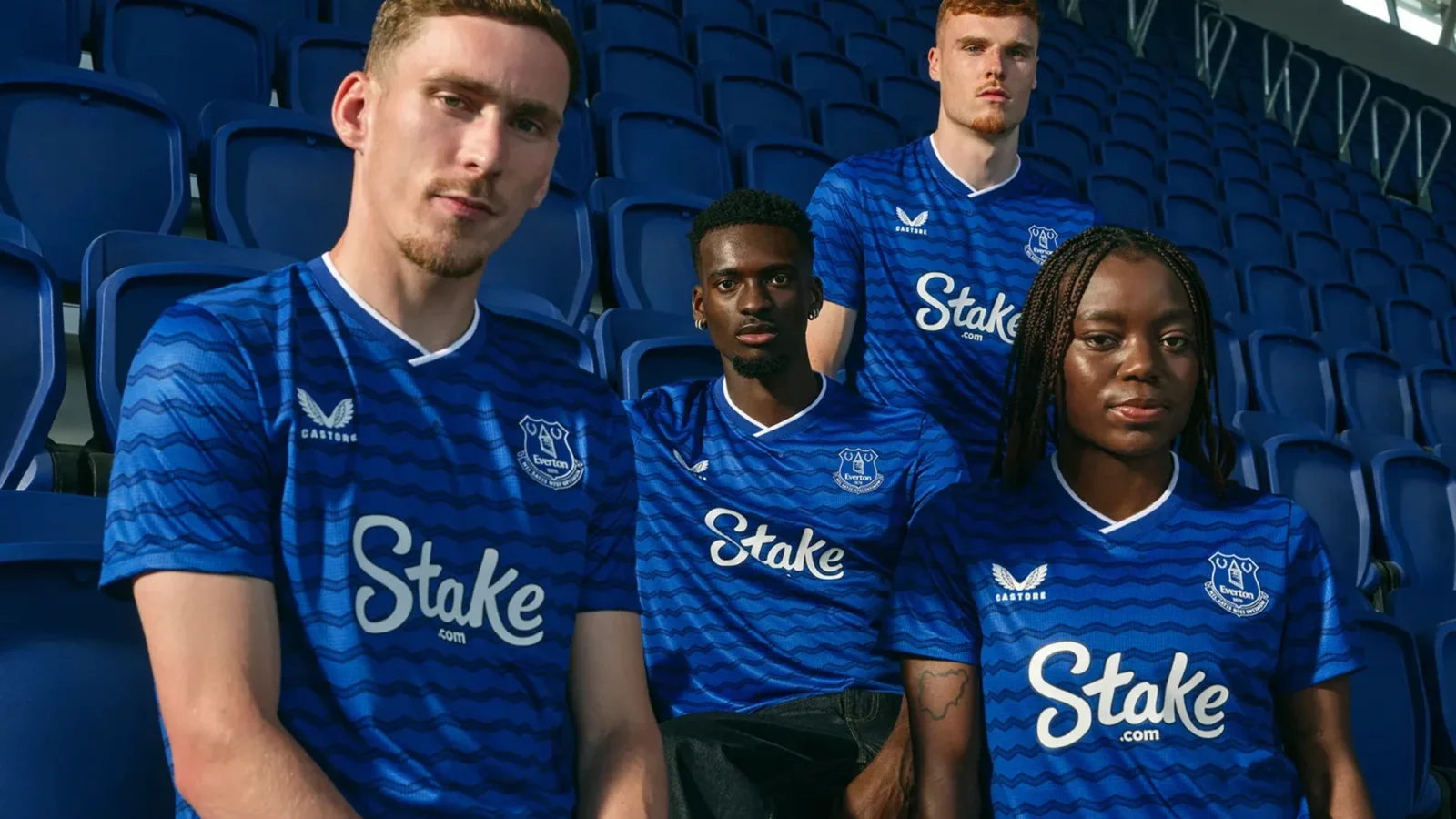 Las camisetas del Everton 2025-2026 rinden homenaje a su nuevo estadio y a los muelles de Liverpool