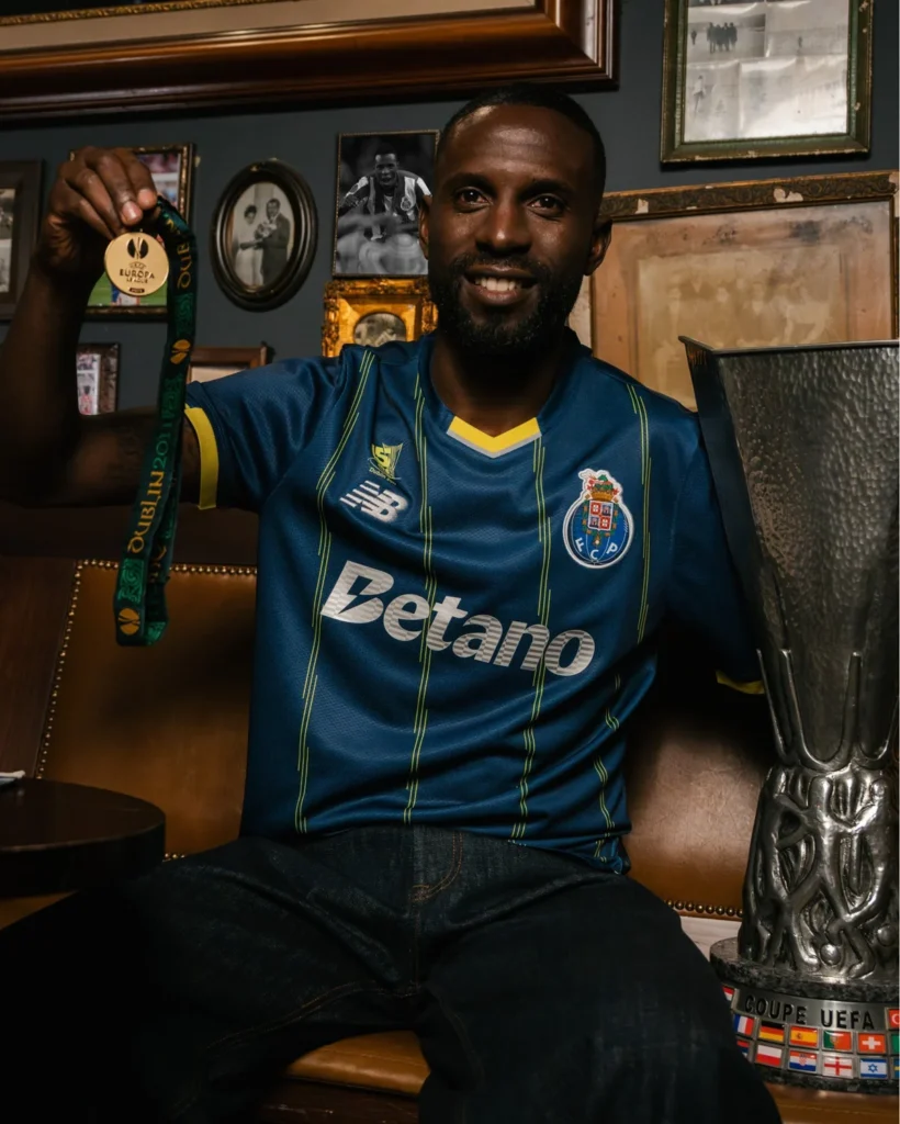 El FC Porto rinde homenaje a la Europa League de 2011 con su cuarta camiseta 2025-2026
