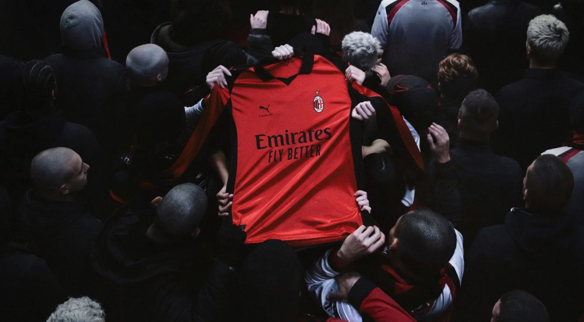 El AC Milan, PUMA y Slam Jam abren las puertas del infierno con la cuarta camiseta 2025-2026