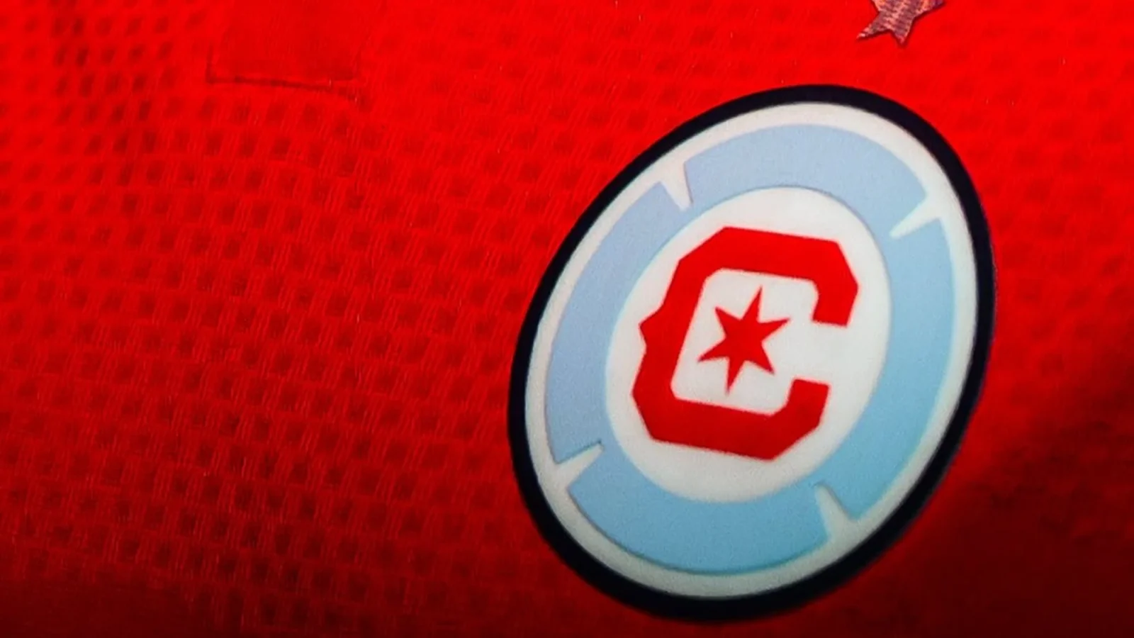 El Chicago Fire rescata la banda curva de 2006 en su camiseta local 2026-2027