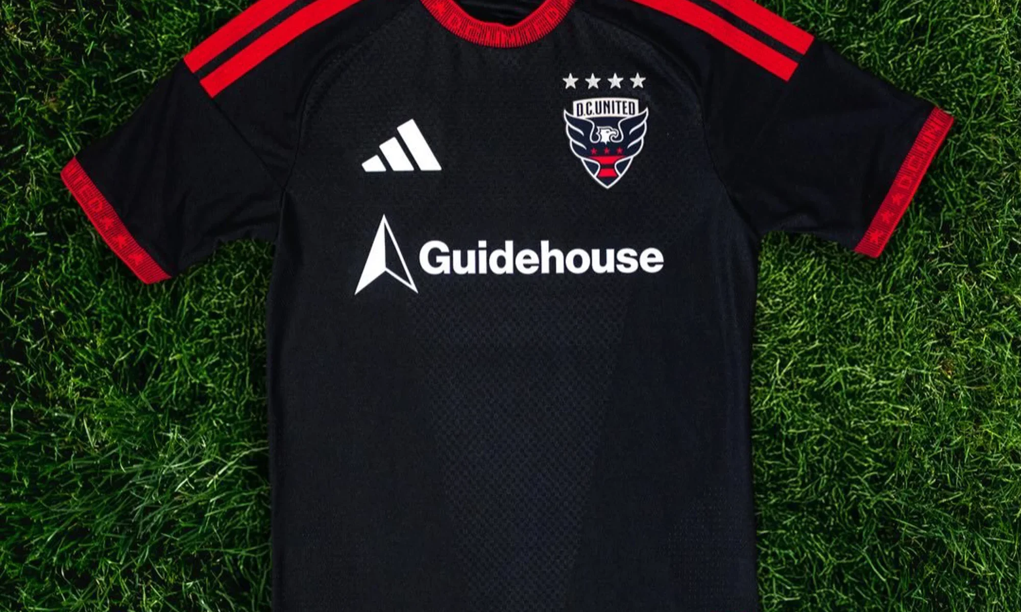 El DC United presenta su camiseta local 2026-2027 fiel al Black & Red