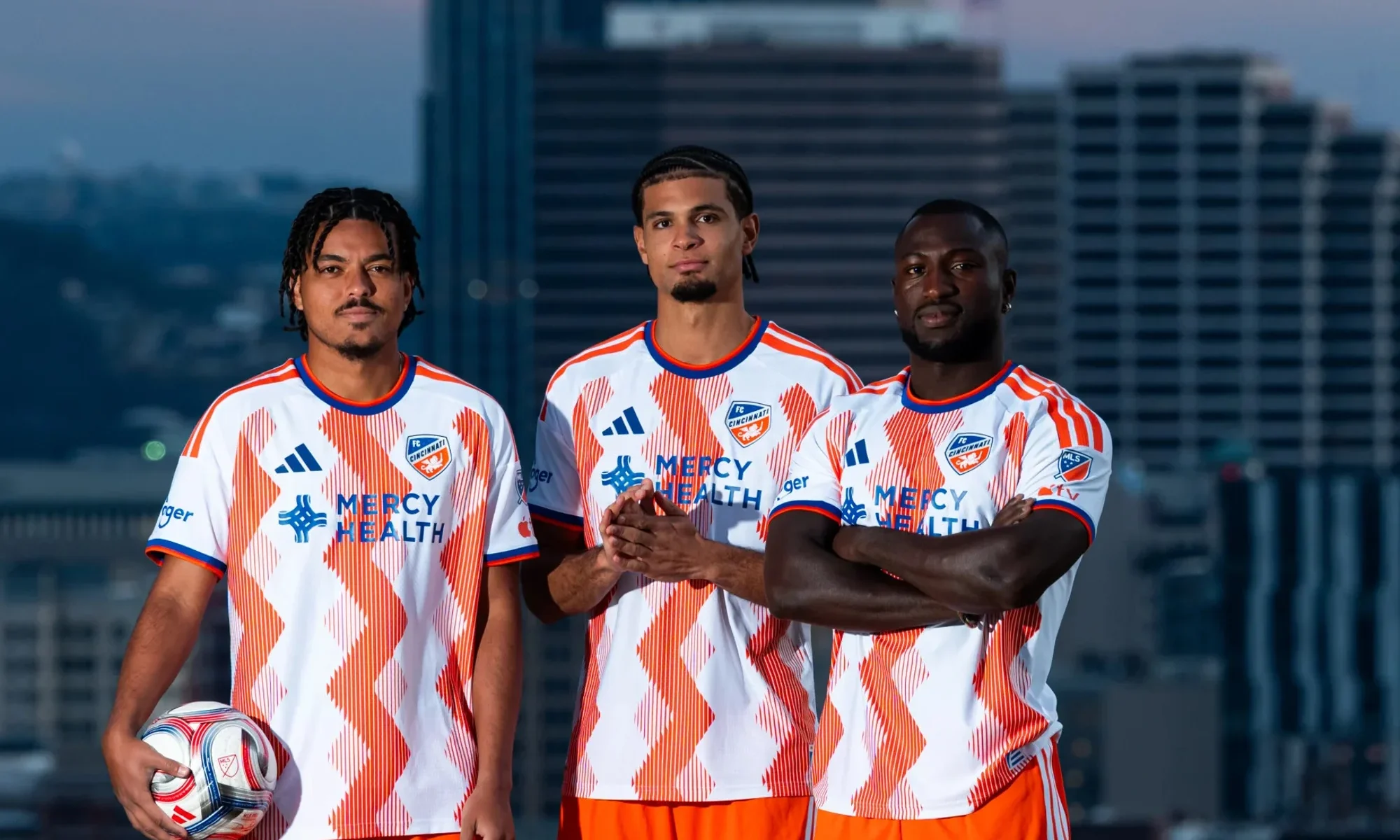 El FC Cincinnati lleva las siete colinas de la ciudad a su camiseta visitante 2026-2027