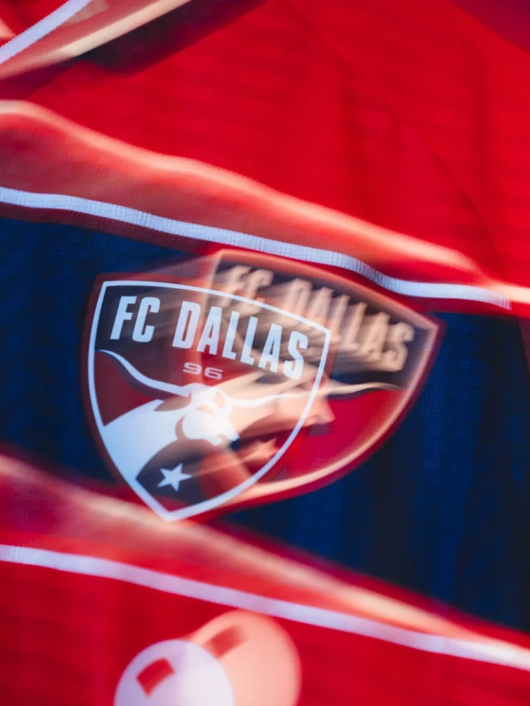 El FC Dallas presenta su camiseta local 2026-2027 fiel a su ADN