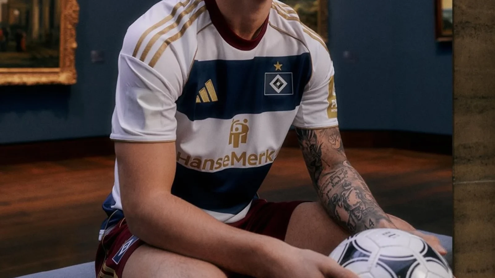 El Hamburgo estrena una camiseta de oro para celebrar sus 1.887 partidos en la Bundesliga