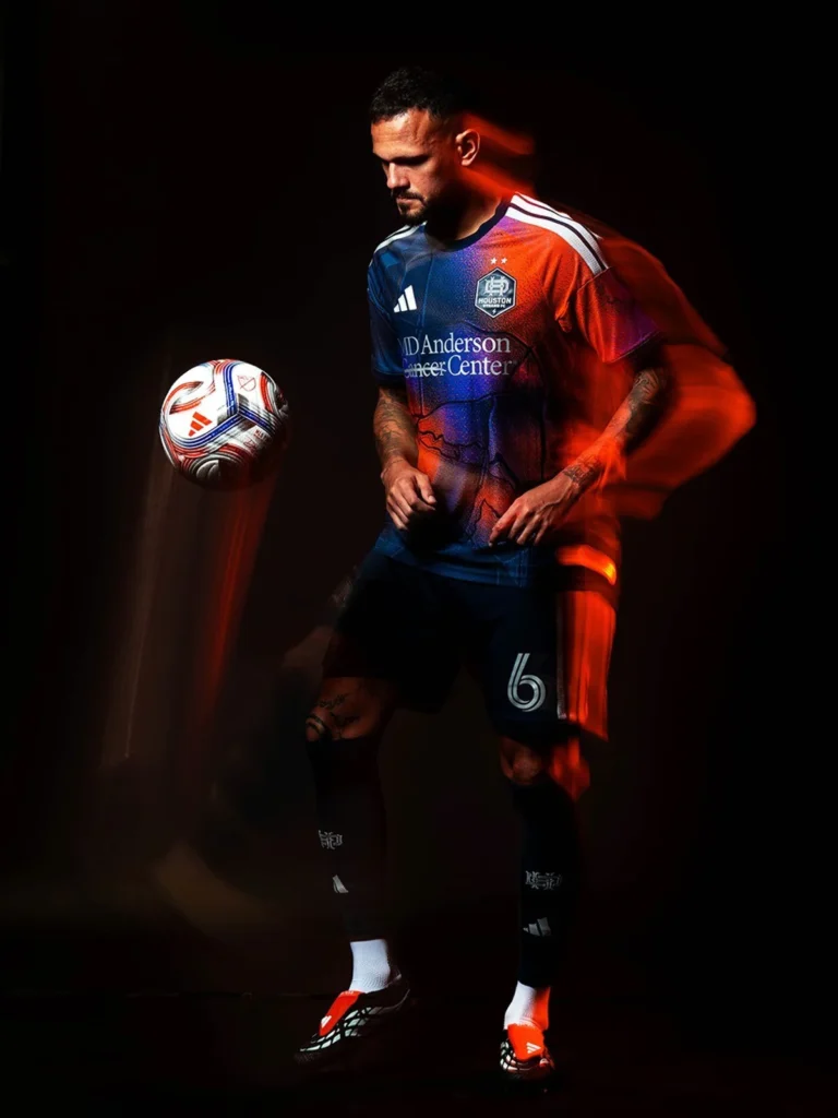 El Houston Dynamo presenta su camiseta visitante 2026-2027 inspirada en el espacio