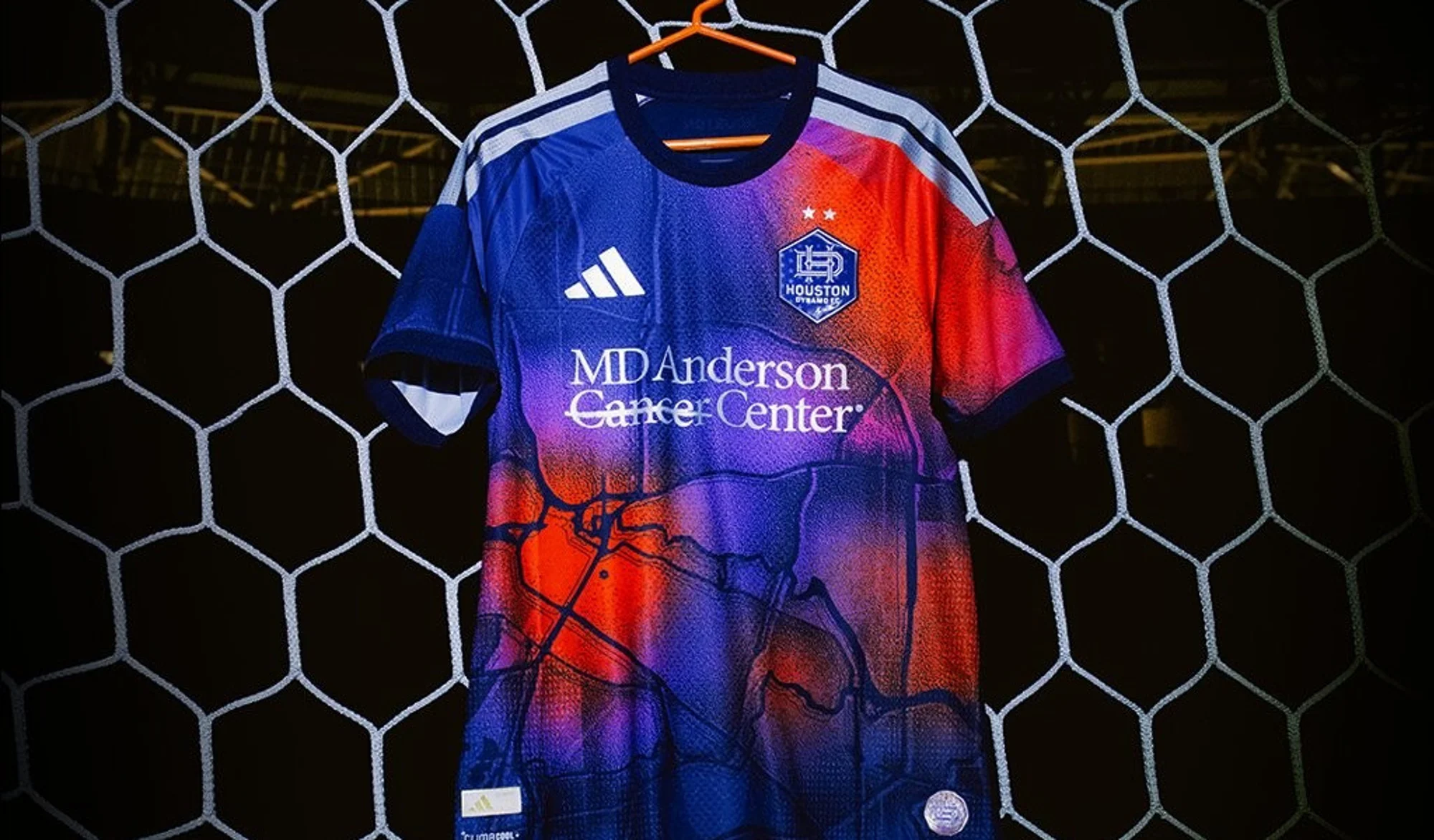 El Houston Dynamo presenta su camiseta visitante 2026-2027 inspirada en el espacio
