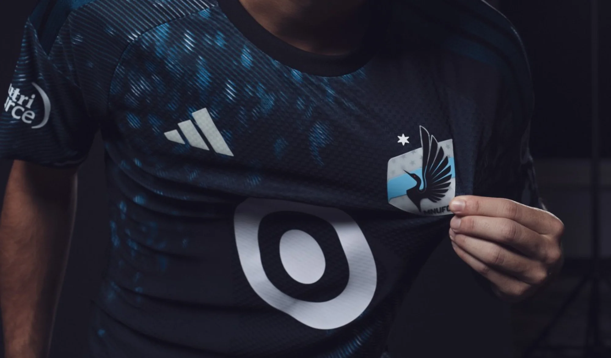 El Minnesota United celebra sus diez años en la MLS con una camiseta local llena de guiños