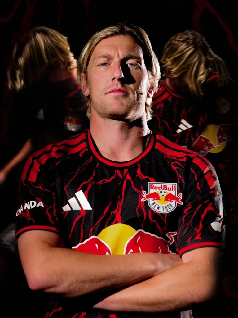 El New York Red Bulls honra sus raíces con la camiseta Rooted 2026-2027
