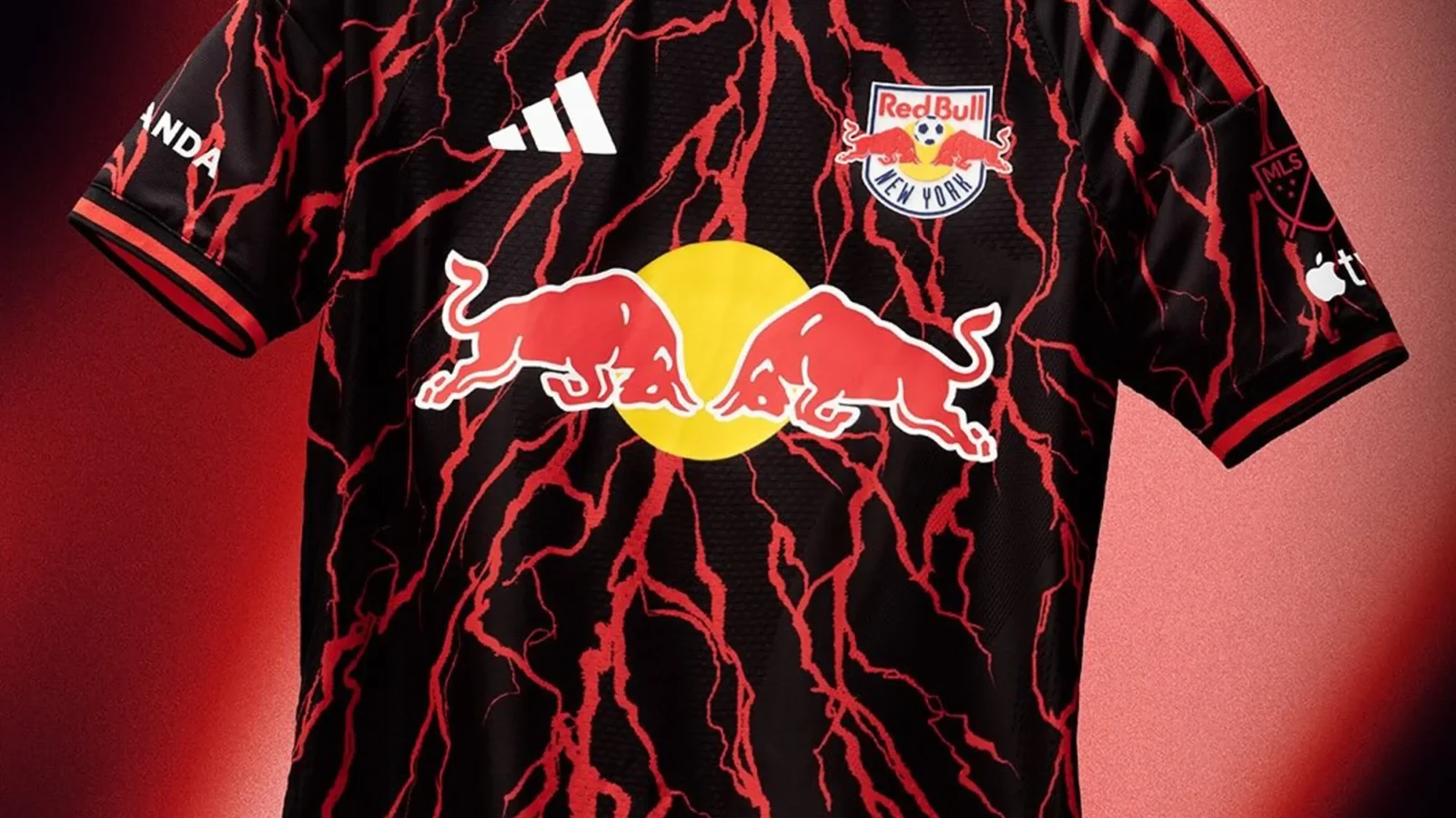 El New York Red Bulls honra sus raíces con la camiseta Rooted 2026-2027