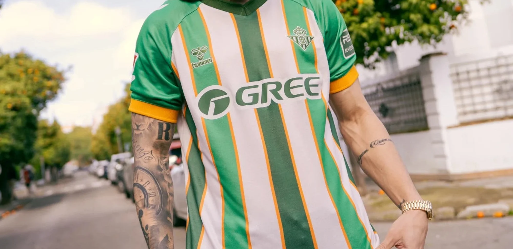 El Real Betis presenta la primera camiseta de fútbol fabricada con naranjas