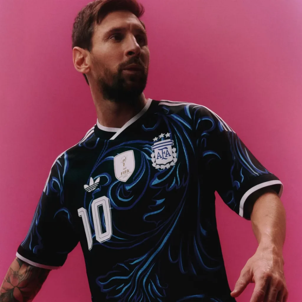 La camiseta visitante de Argentina para el Mundial 2026 se inspira en el arte porteño