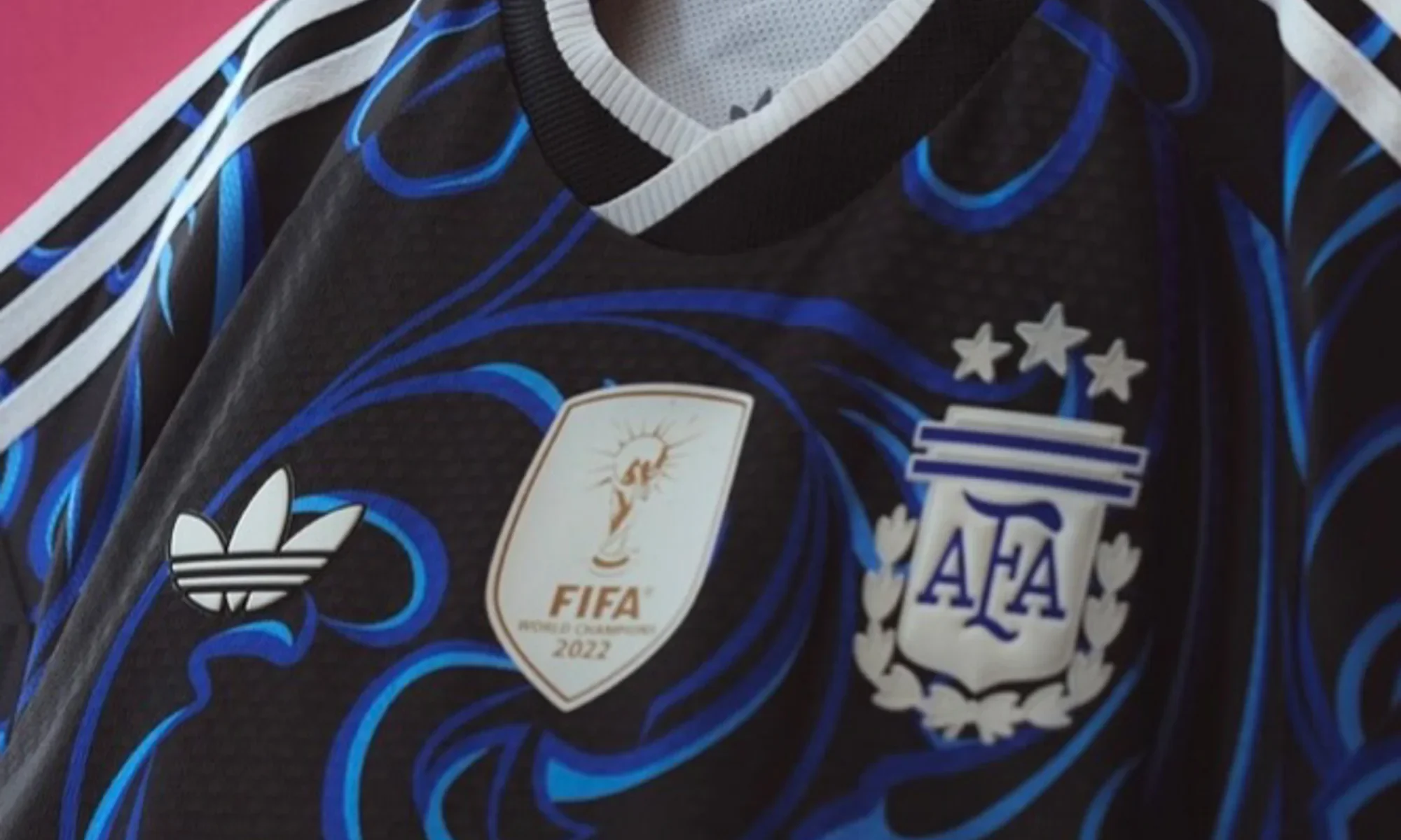La camiseta visitante de Argentina para el Mundial 2026 se inspira en el arte porteño