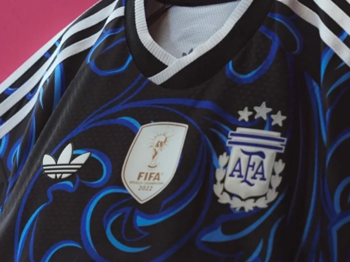 La camiseta visitante de Argentina para el Mundial 2026 se inspira en el arte porteño