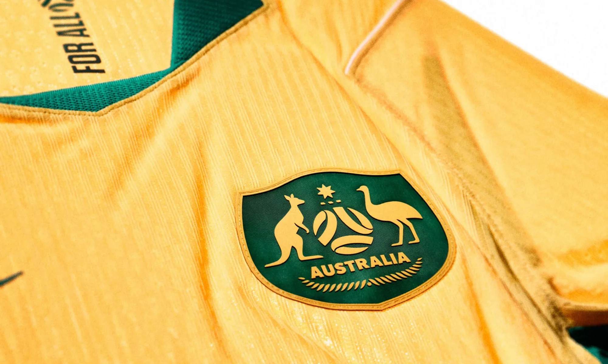Australia mira a 2006 y a la Gran Barrera de Coral en sus camisetas para el Mundial 2026
