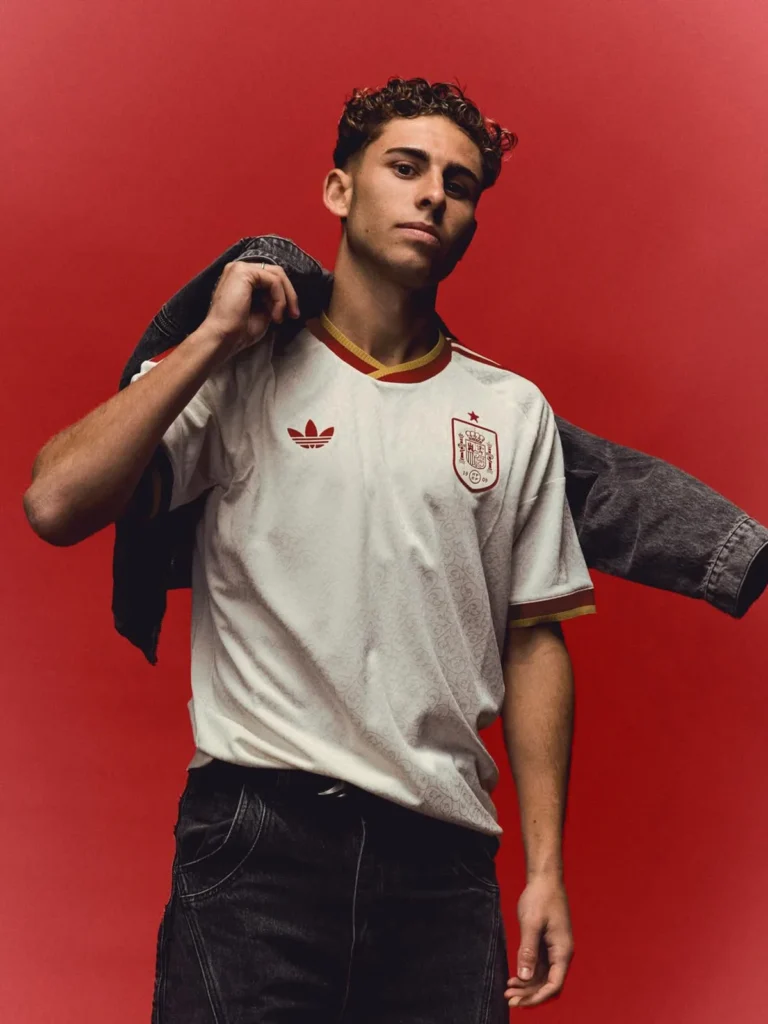 La camiseta visitante de España para el Mundial 2026 es una joya literaria