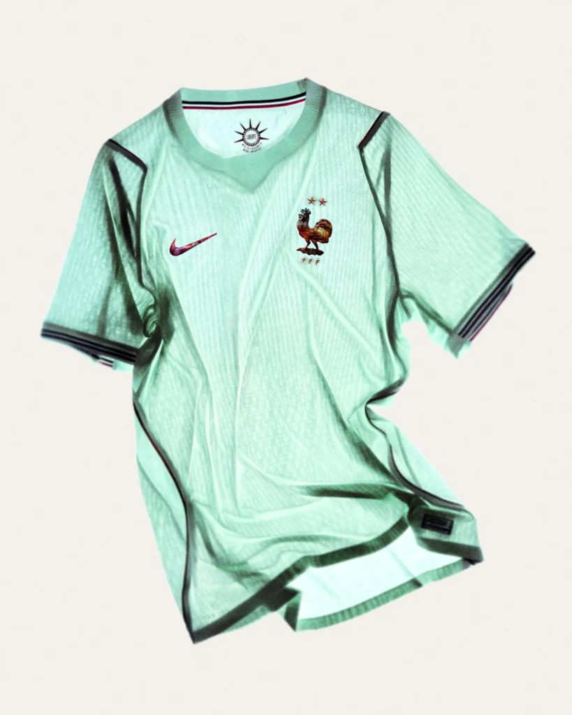 Francia rinde homenaje a la Estatua de la Libertad con su camiseta visitante del Mundial 2026