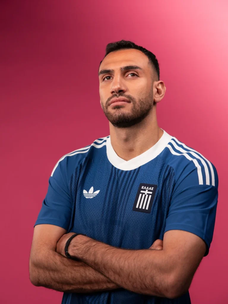 Grecia rescata el barco de 2004 en sus camisetas 2026-2027 con adidas