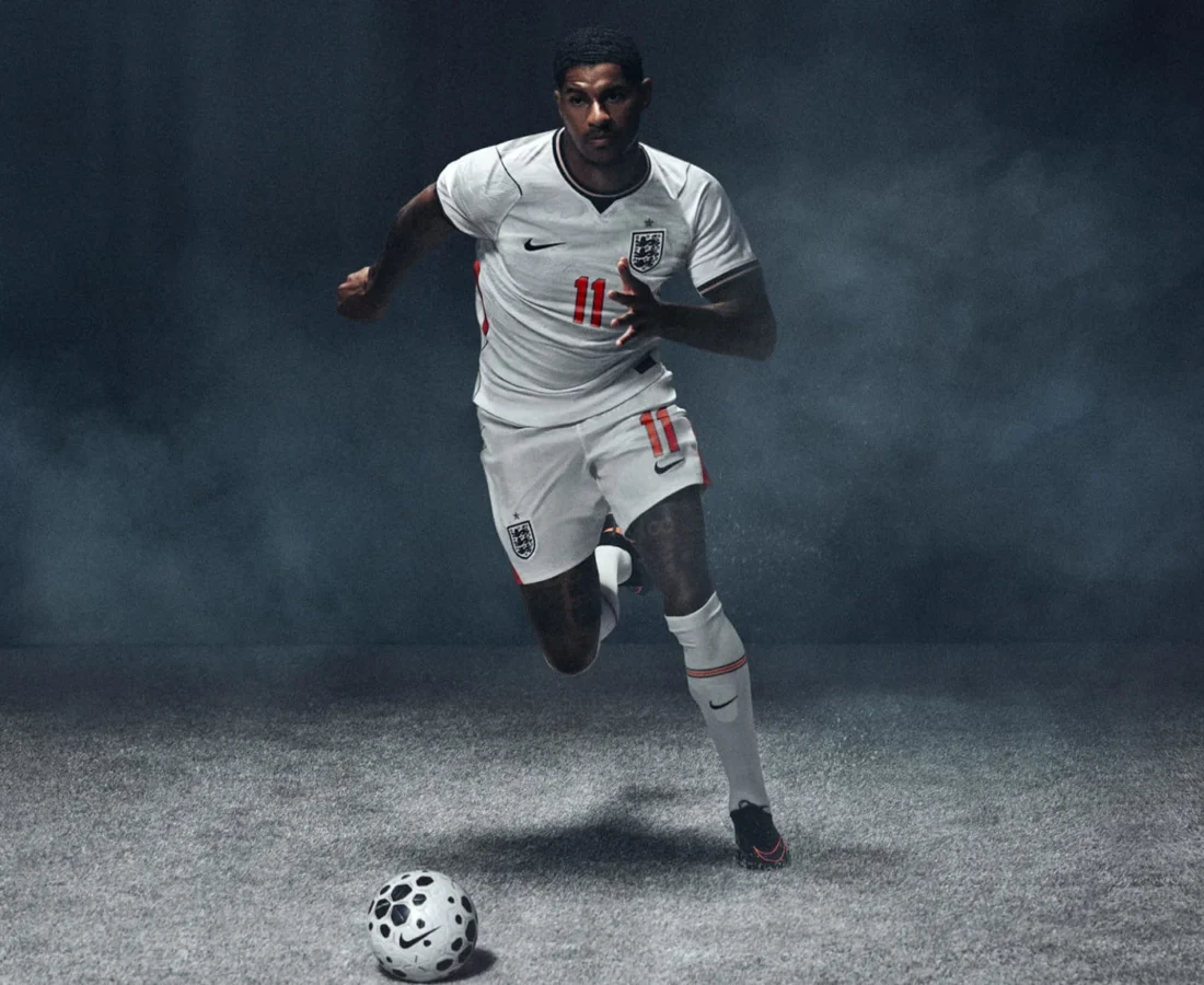 La camiseta local de Inglaterra para el Mundial 2026 celebra su herencia