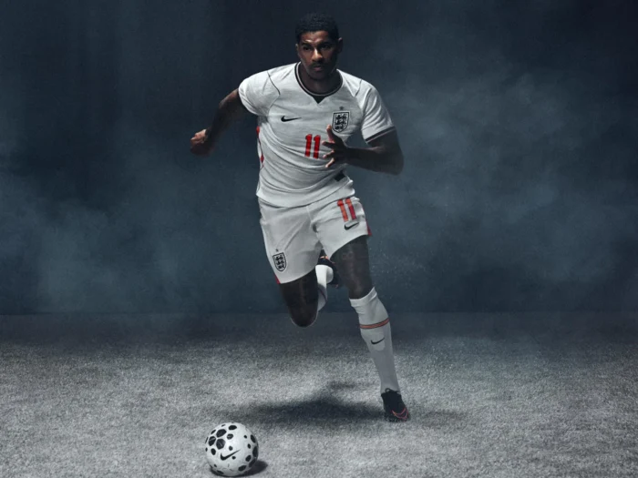 La camiseta local de Inglaterra para el Mundial 2026 celebra su herencia