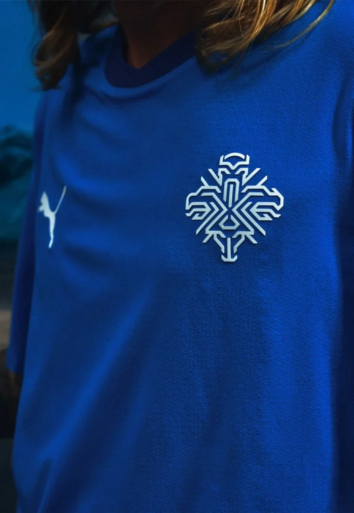 Islandia convierte el hielo y el fuego en sus camisetas 2026-2027