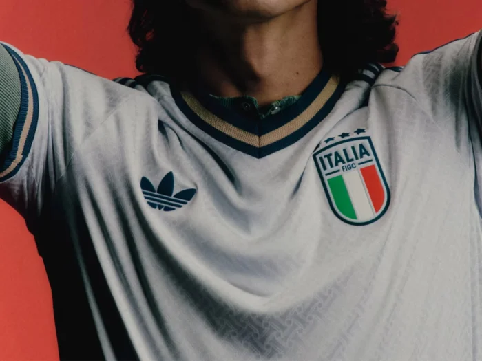 Italia viste la sastrería milanesa en su segunda camiseta 2026-2027