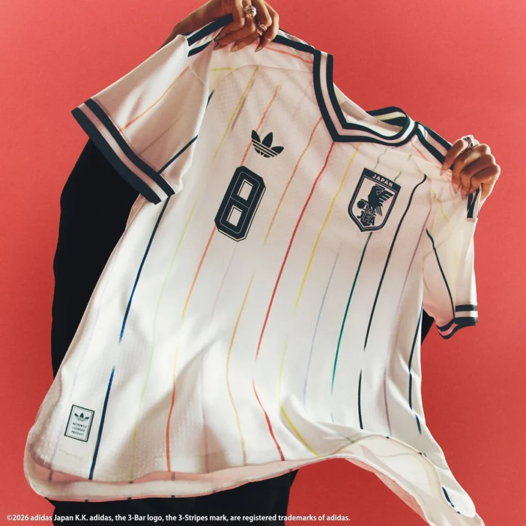 Japón pinta doce colores en su segunda camiseta del Mundial 2026